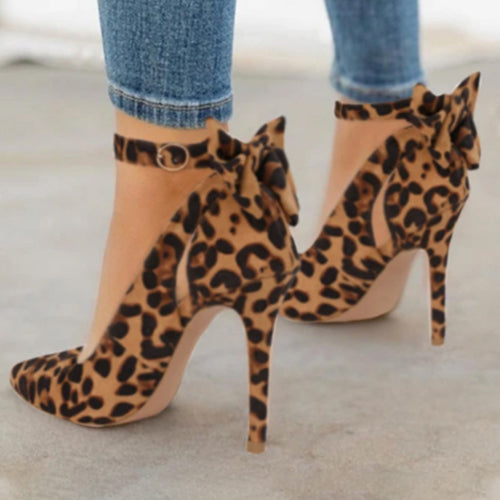 <transcy>Tacones altos con lazo agraciado</transcy>
