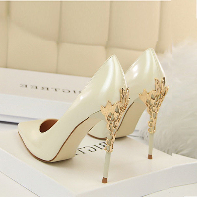 Glossy Leaf Patent Pumps