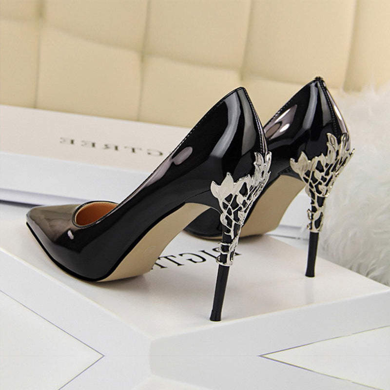 Glossy Leaf Patent Pumps