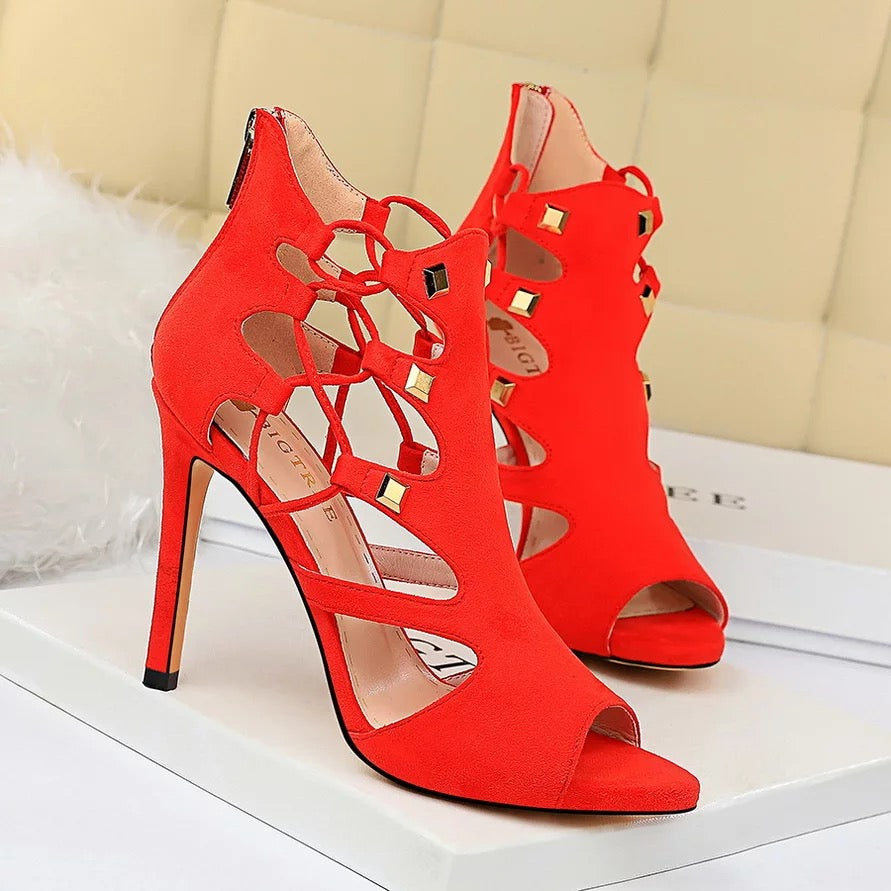 Jaggy Ankle Booties